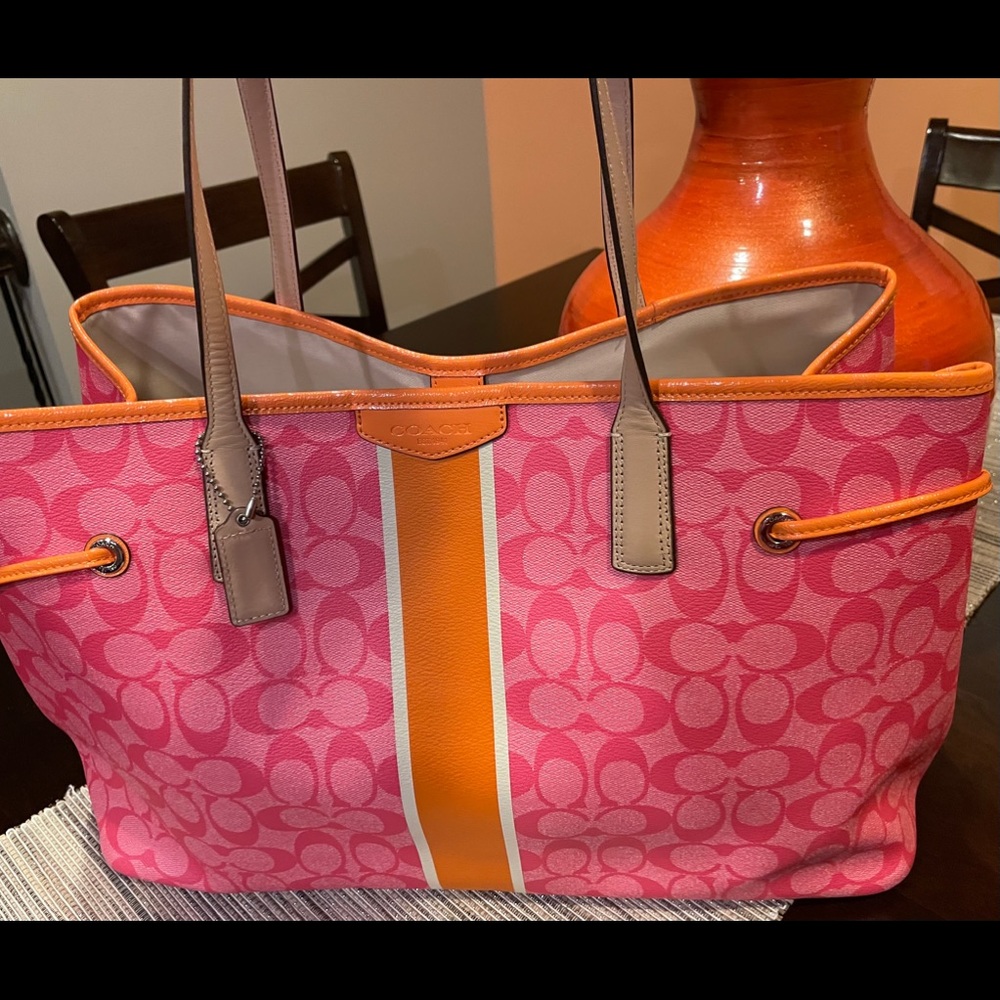 🔥🔥🔥 Coach Bag - Pink/Orange Large Drawstring
